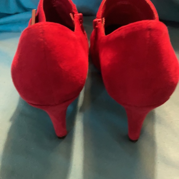 Beautiful red suede shoes/booties - Picture 2 of 5